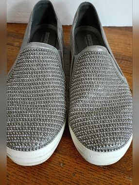 Skechers Slip-On Sneakers in Pew (Gray)